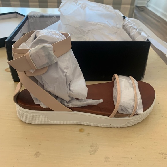 Brand new! Mia platform shoes! - Picture 4 of 4